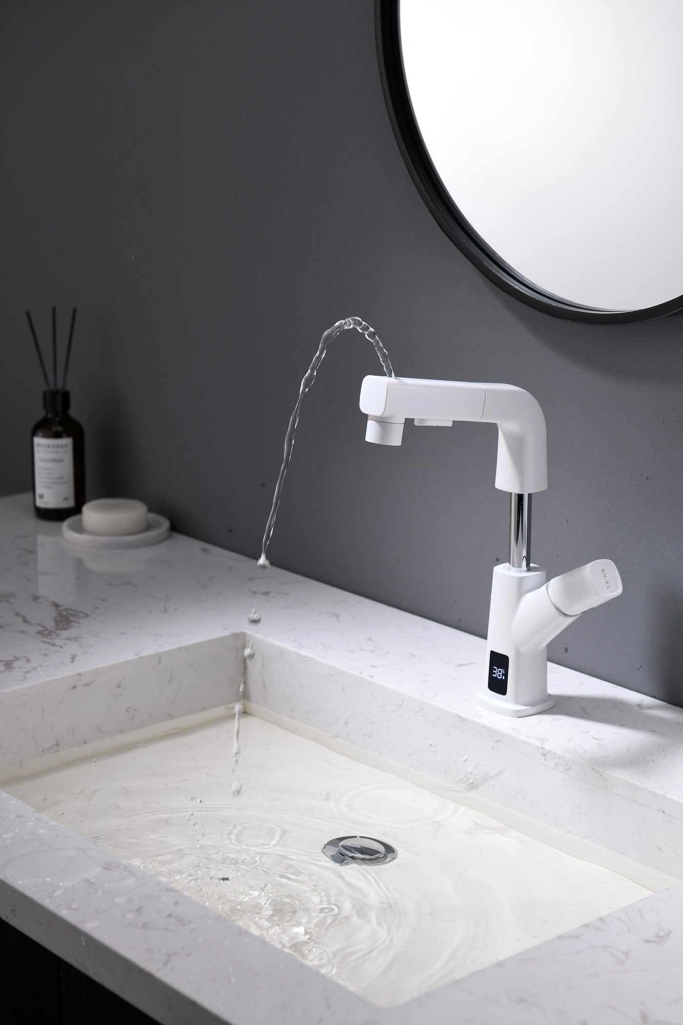 Robinet de salle de bain avec affichage de la température Robinet de bassin extractible en acier inoxydable noir